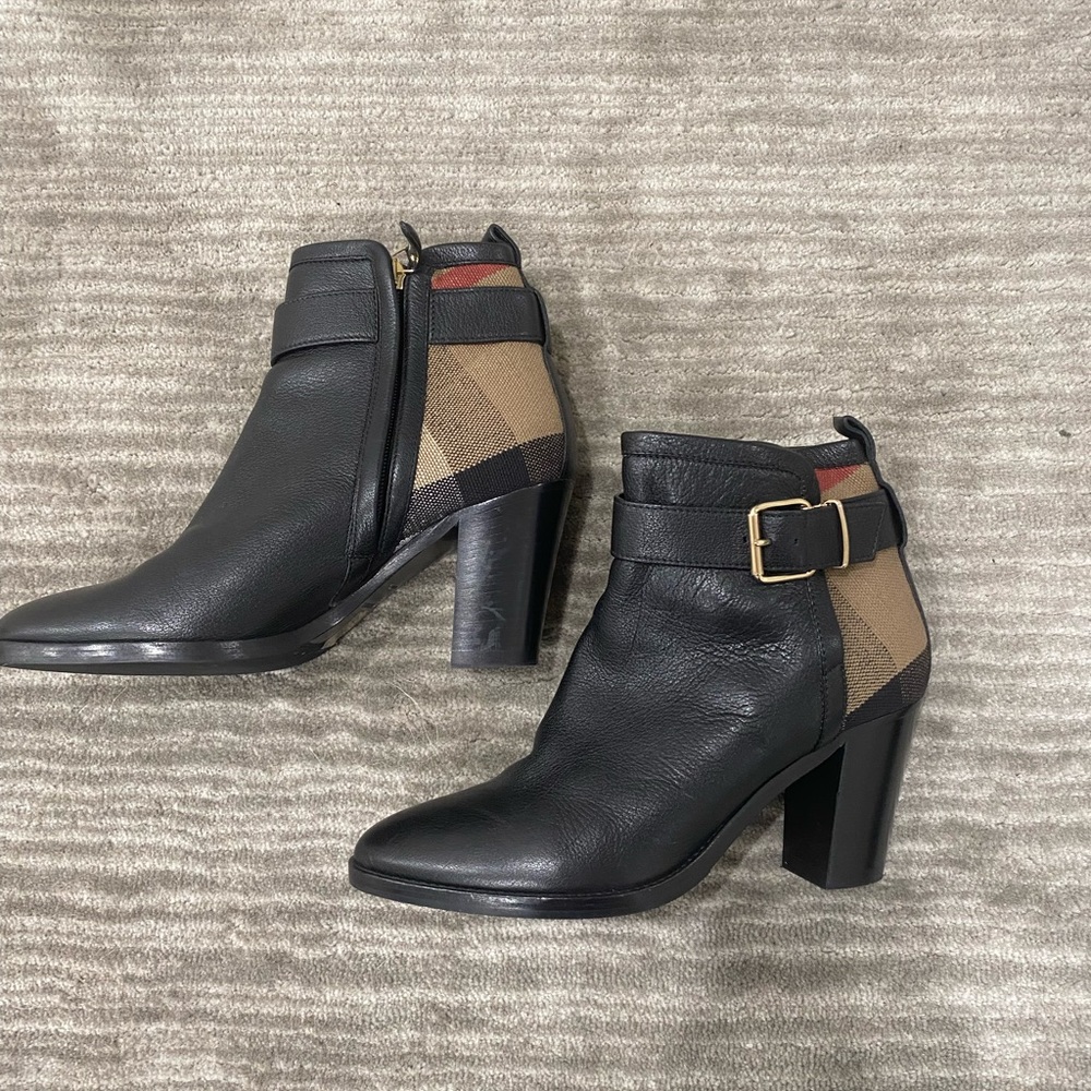 Black buckle Burberry booties!